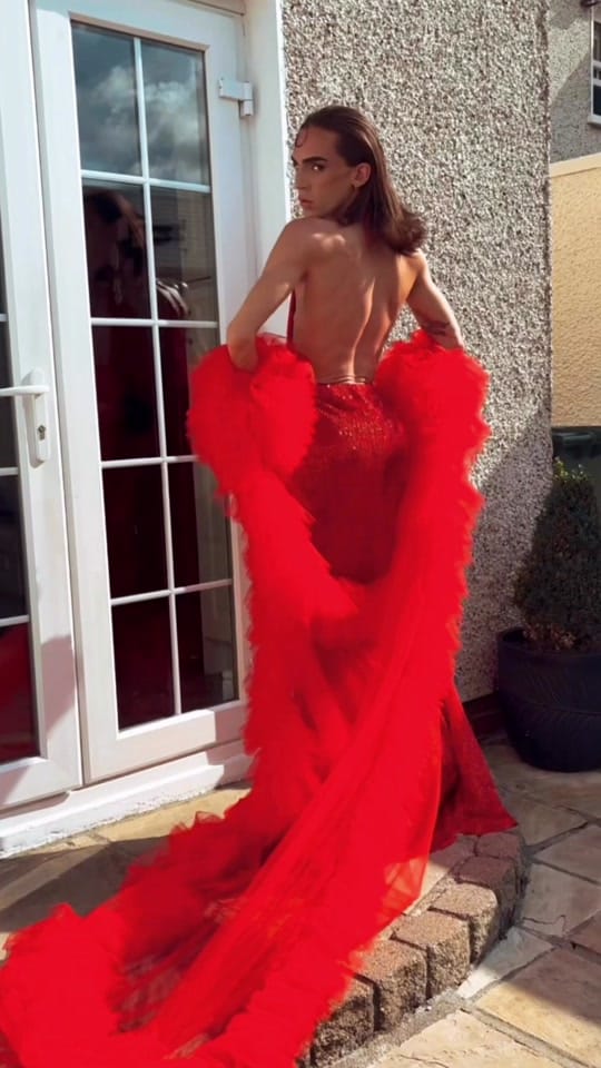 Post 1 by theslayosheashow on TikTok (video)