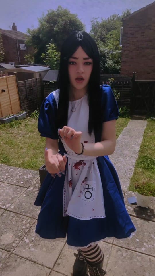 Post 6 by #cringe on TikTok (video)