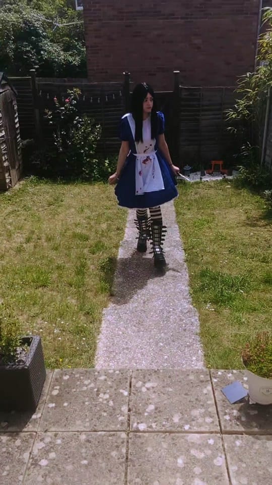 Post 8 by #cringe on TikTok (video)