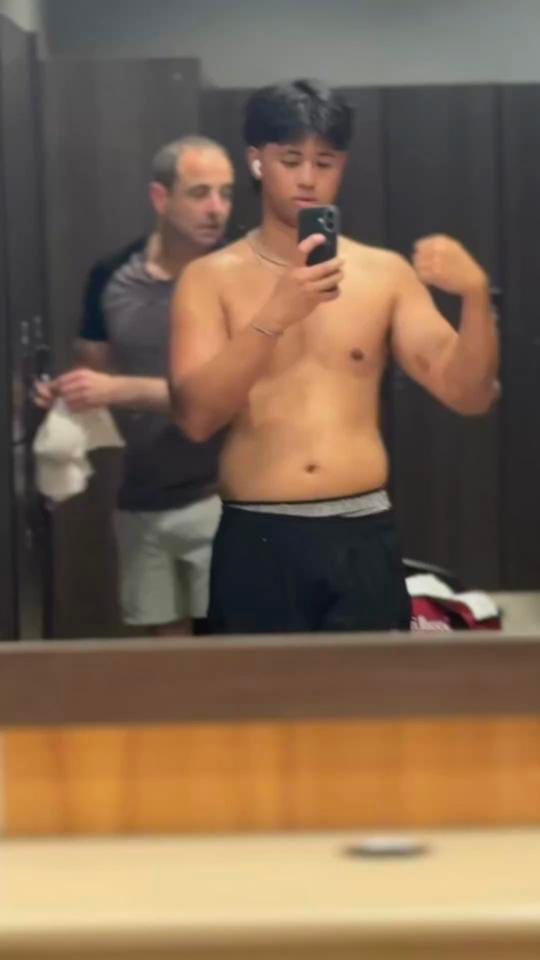 Post 3 by romcuevas_ on TikTok (video)