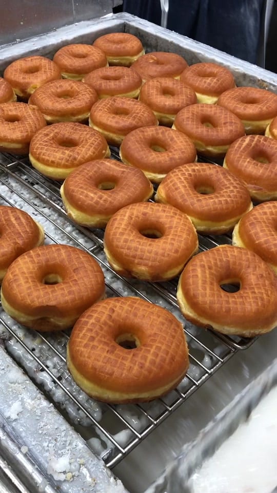 Post 9 by Randy’s Donuts on TikTok (video)