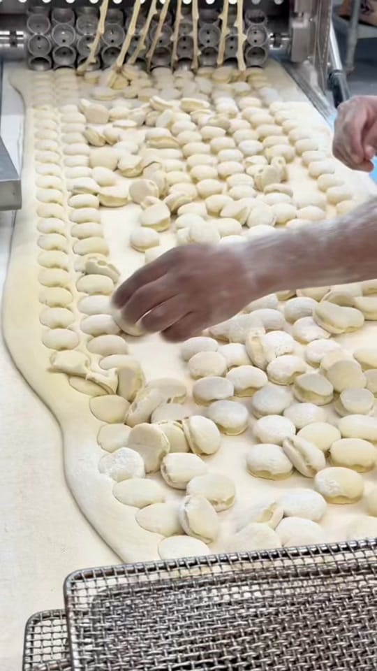 Post 5 by Randy’s Donuts on TikTok (video)