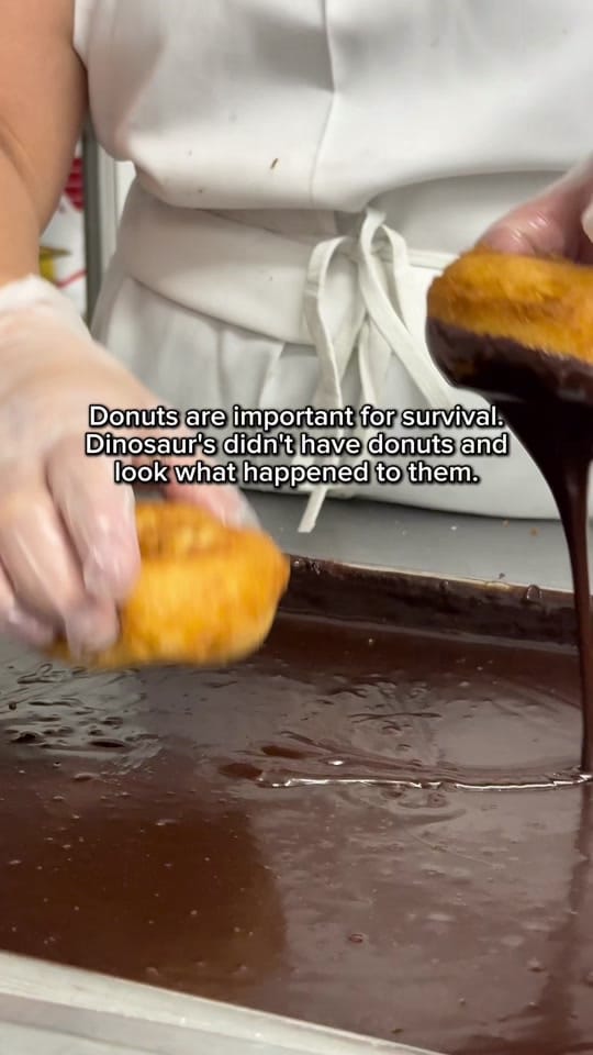 Post 7 by Randy’s Donuts on TikTok (video)