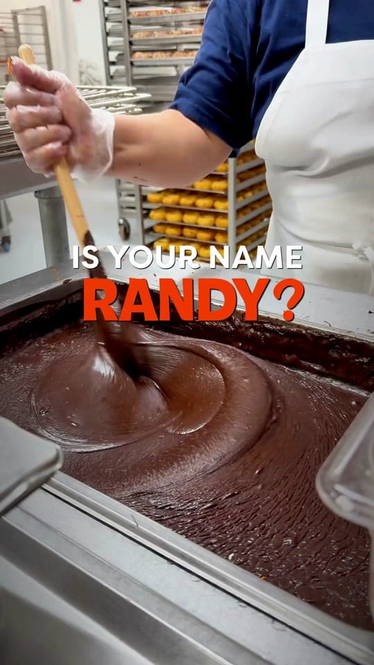 Post 4 by Randy’s Donuts on TikTok (video)