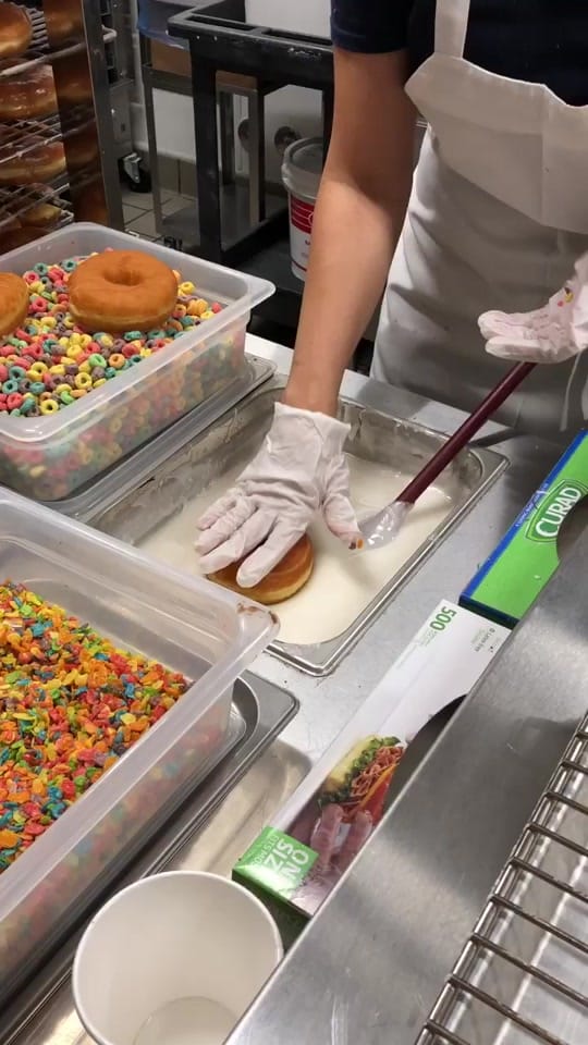 Post 8 by Randy’s Donuts on TikTok (video)