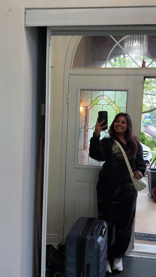 Post 7 by Luxsika T | Content Creator on TikTok (video)