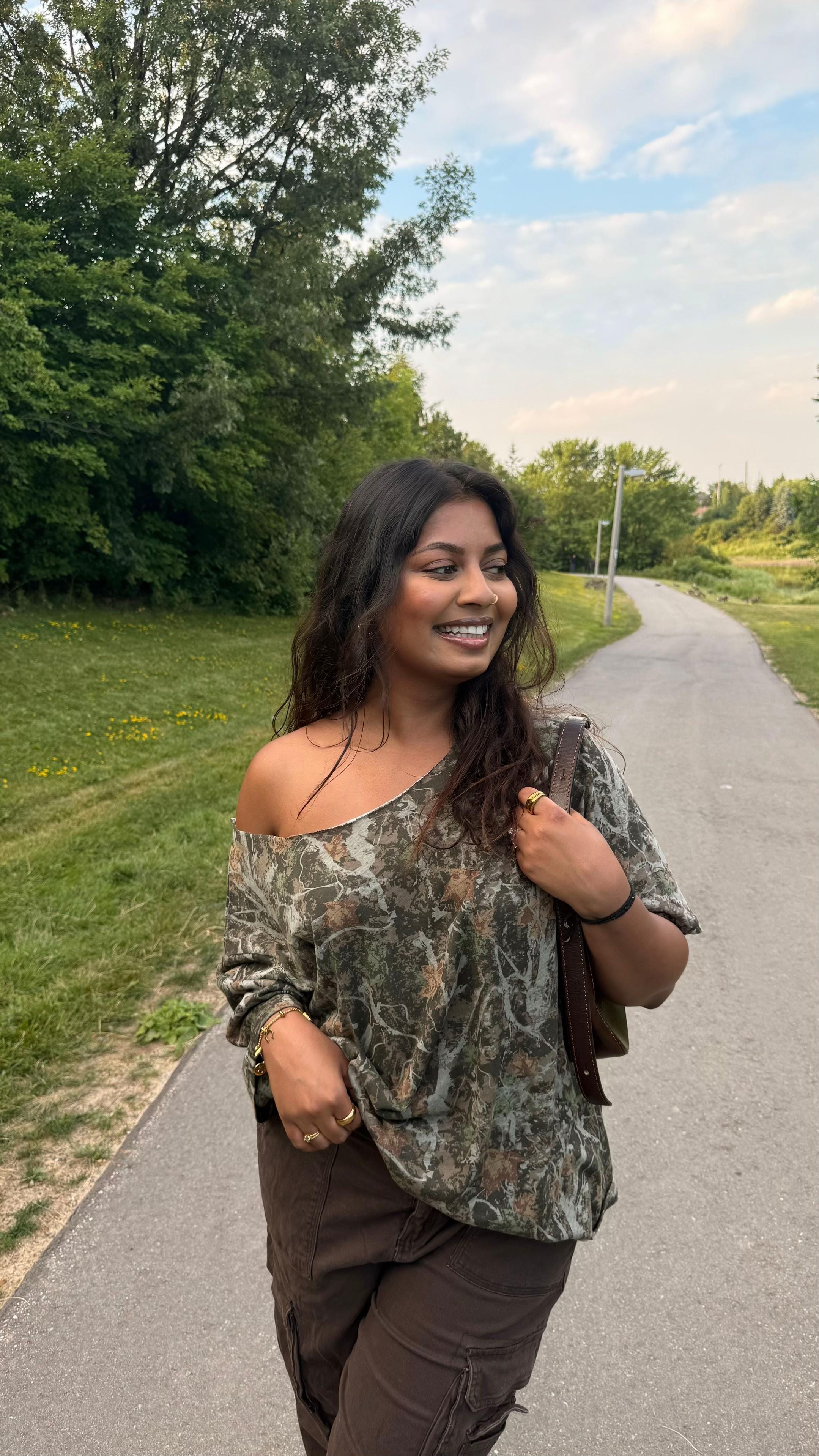 Post 5 by Luxsika T | Content Creator on TikTok (video)