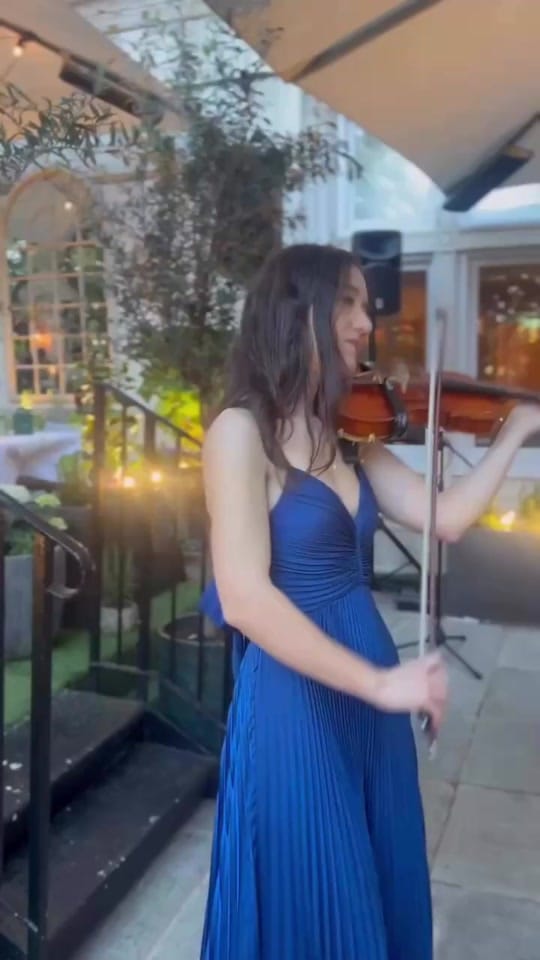 Post 1 by JB Performers on TikTok (video)