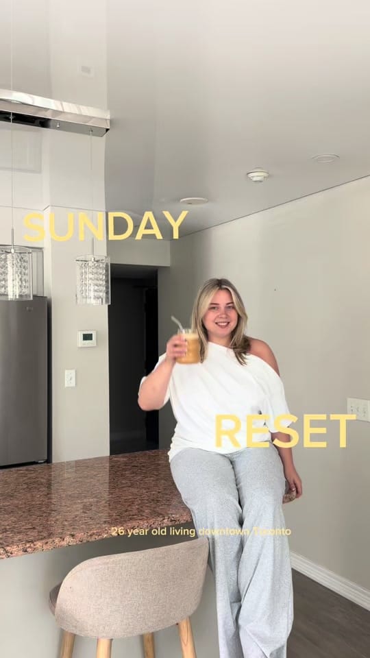 Post 4 by Sydney Lloyd on TikTok (video)