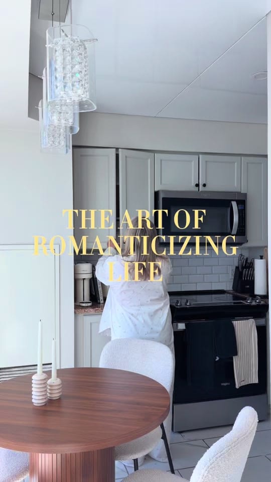 Post 2 by Sydney Lloyd on TikTok (video)