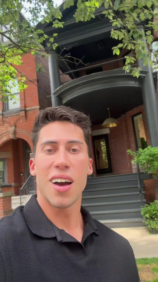 Post 1 by andresriv__ on TikTok (video)