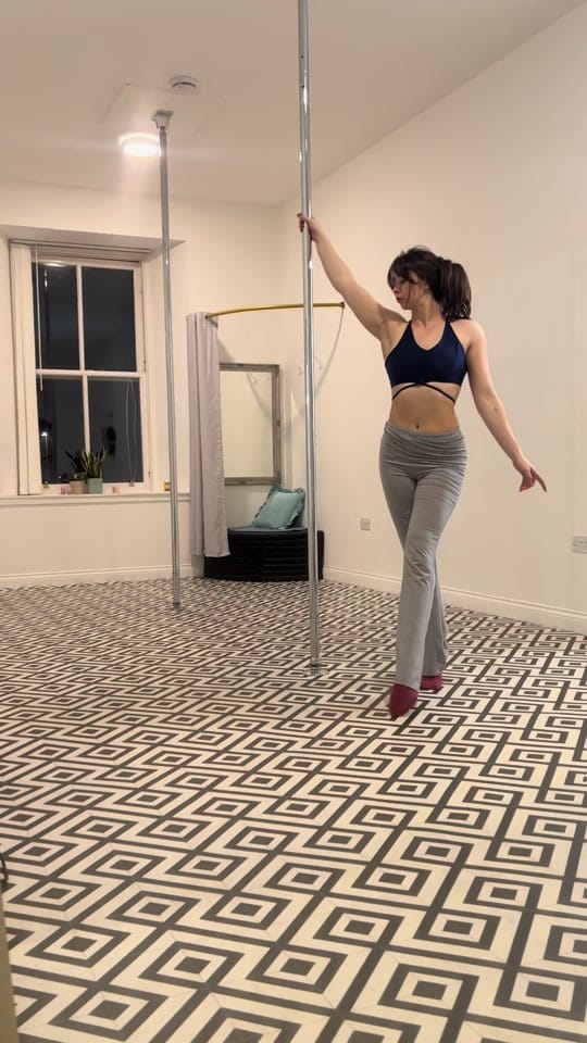 Post 9 by Emma Cruickshank on TikTok (video)
