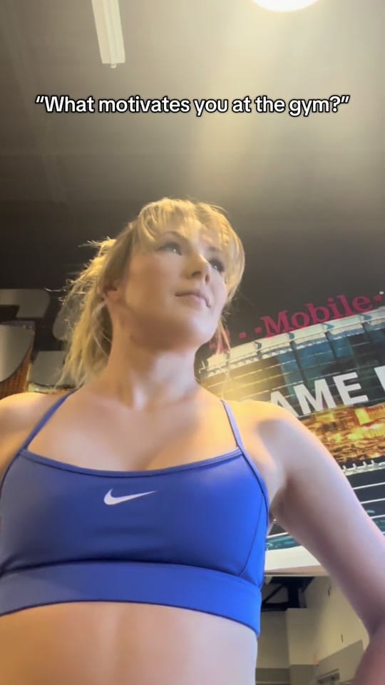 Post 4 by alina.cosplay on TikTok (video)