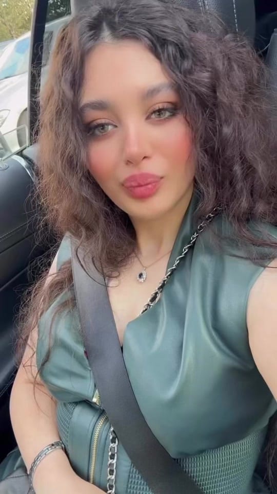 Post 2 by mobinaa__z on TikTok (video)