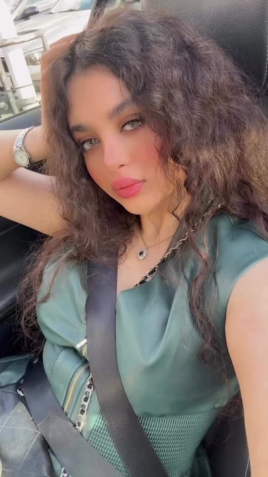 Post 3 by mobinaa__z on TikTok (video)