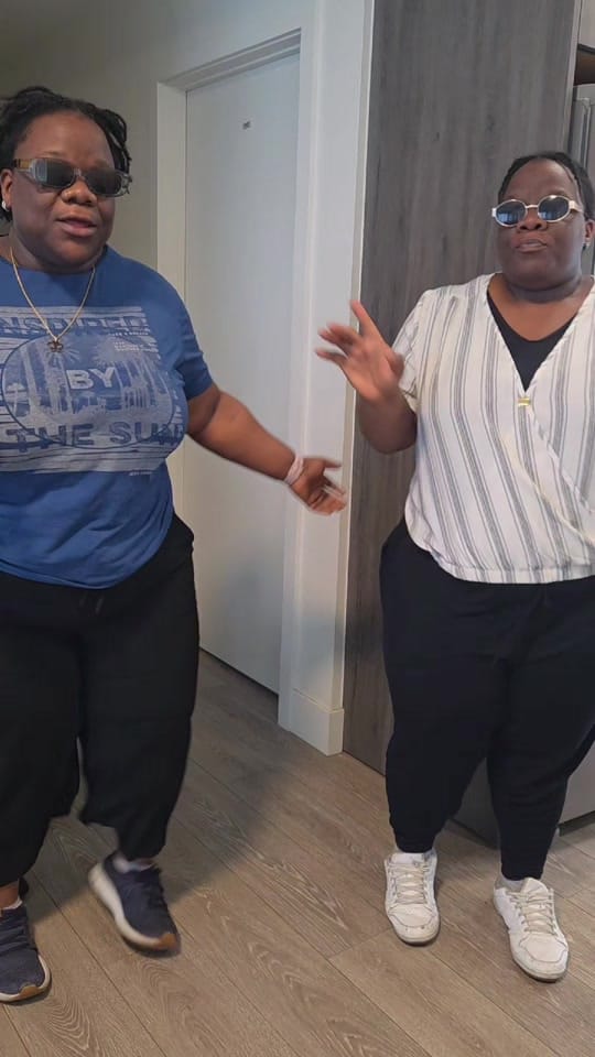 Post 2 by MEETTHETWINS Creators🇨🇦 on TikTok (video)