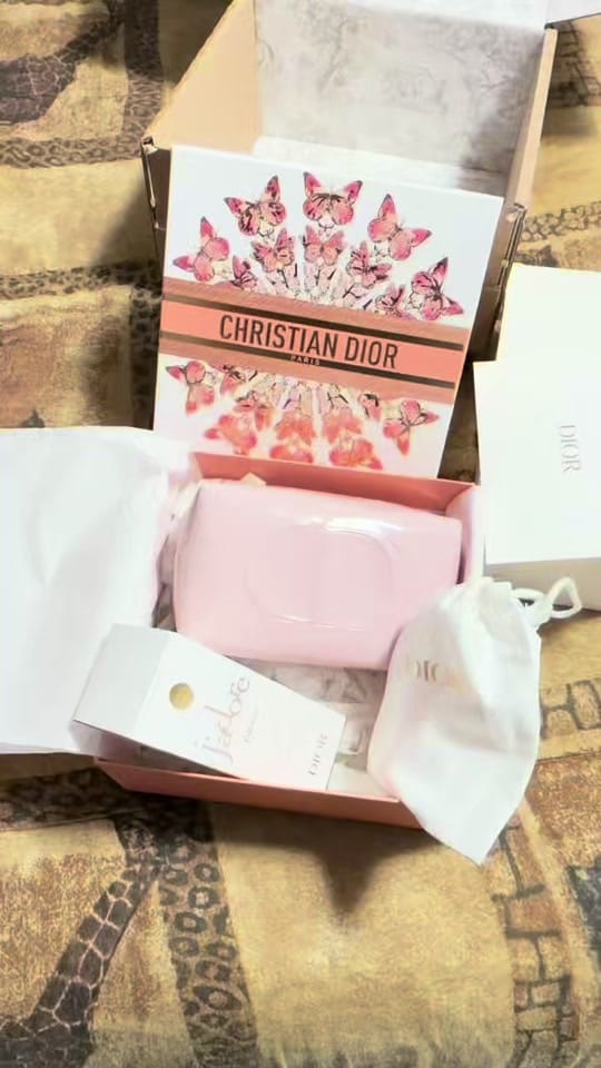 Post 1 by AD on TikTok (video)