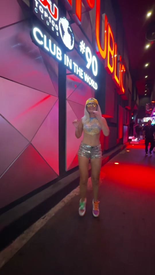 Post 1 by Billie Clements on TikTok (video)