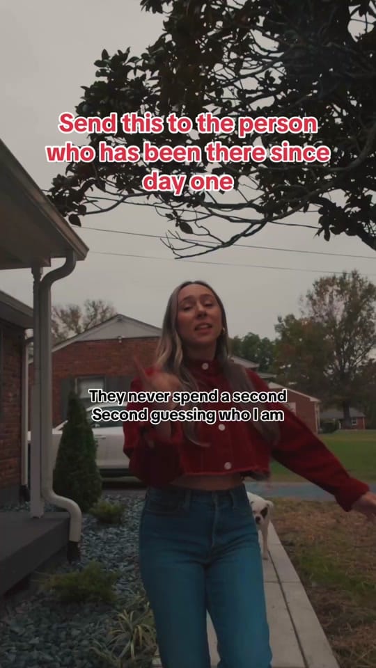 Post 5 by Sofie Lynn on TikTok (video)