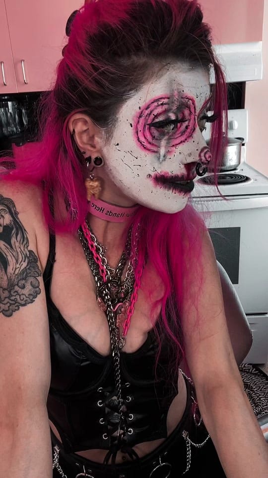 Post 9 by saramonsterkitty on TikTok (video)