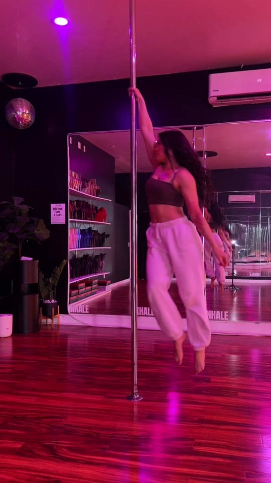 Post 5 by 𝐊𝐚𝐫𝐢𝐧𝐚 𝐉𝐚𝐝𝐞 on TikTok (video)