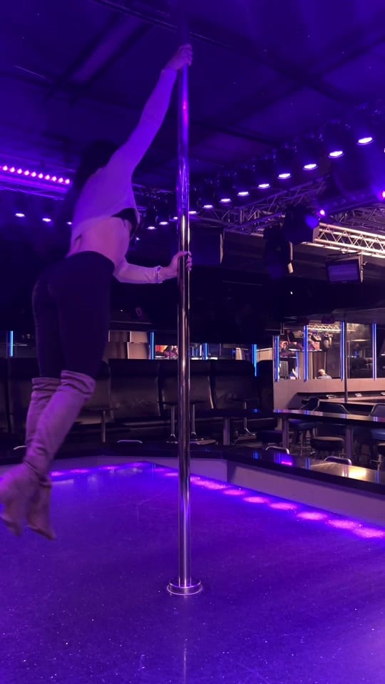 Post 6 by 𝐊𝐚𝐫𝐢𝐧𝐚 𝐉𝐚𝐝𝐞 on TikTok (video)