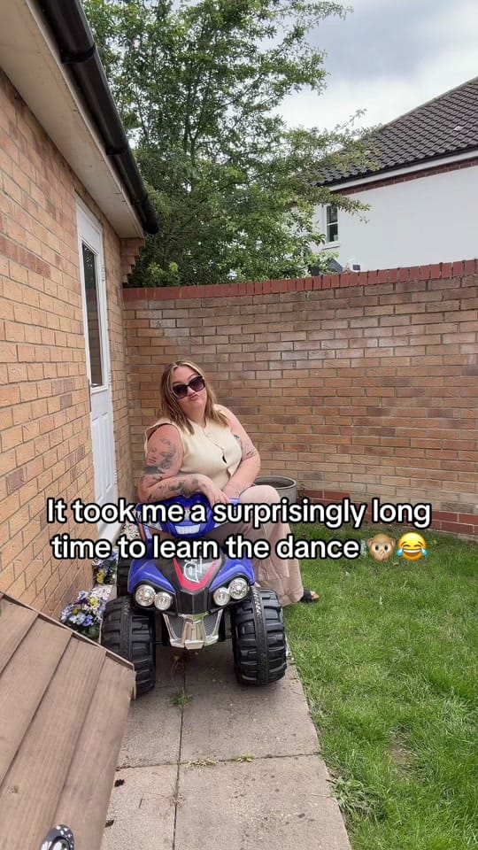 Post 2 by Chloé Kent on TikTok (video)