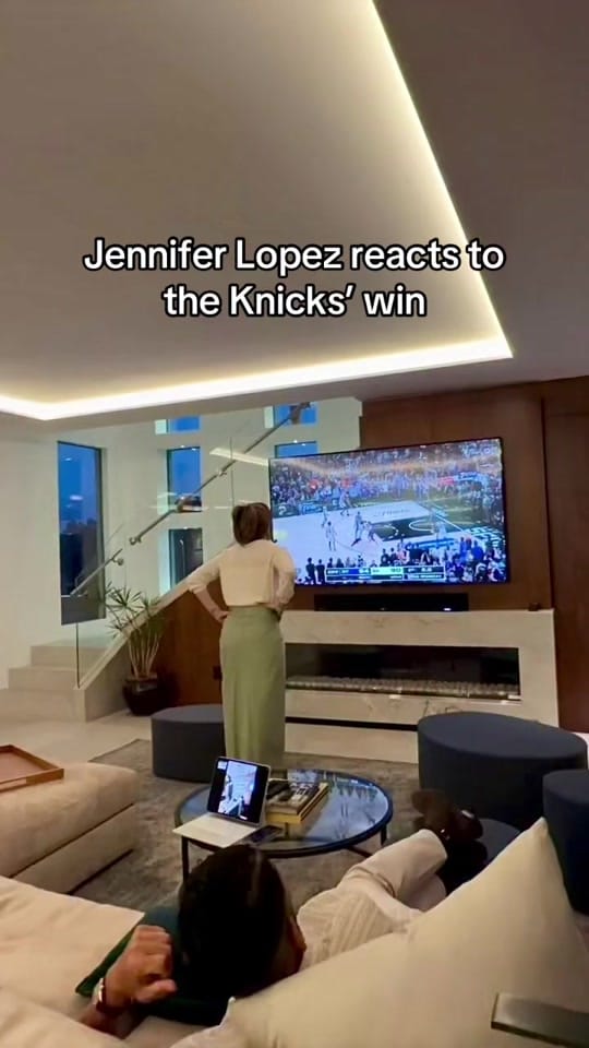 Post 7 by HELLO! Canada Magazine on TikTok (video)