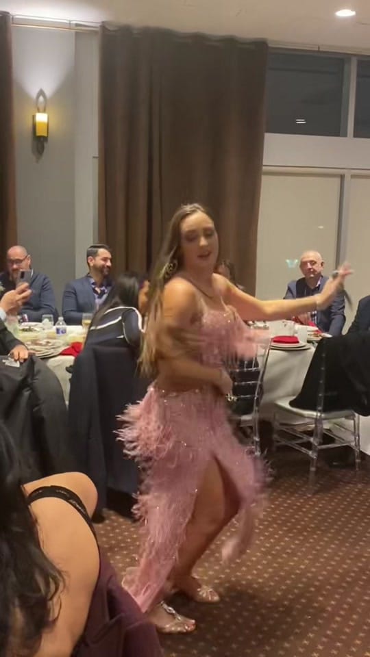 Post 8 by Alaina Ravello on TikTok (video)