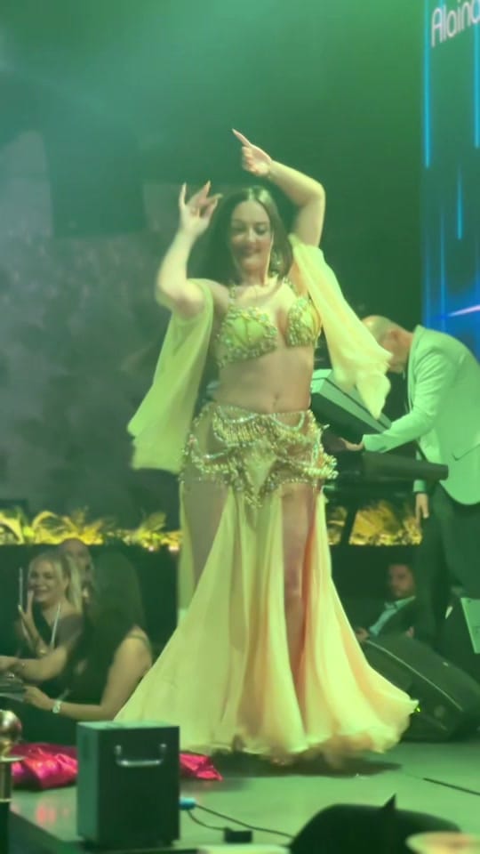 Post 2 by Alaina Ravello on TikTok (video)