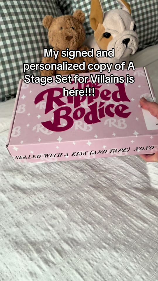 Post 1 by MichelleReadsandSpins📚🎵🫶🏼 on TikTok (video)
