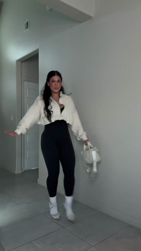 Post 2 by ✨ Nallely ✨ on TikTok (video)