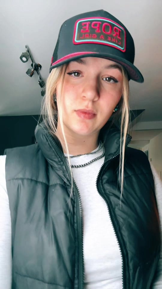 Post 8 by Lory on TikTok (video)