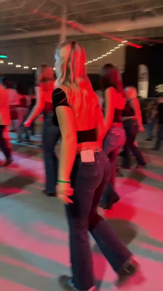 Post 7 by Lory on TikTok (video)