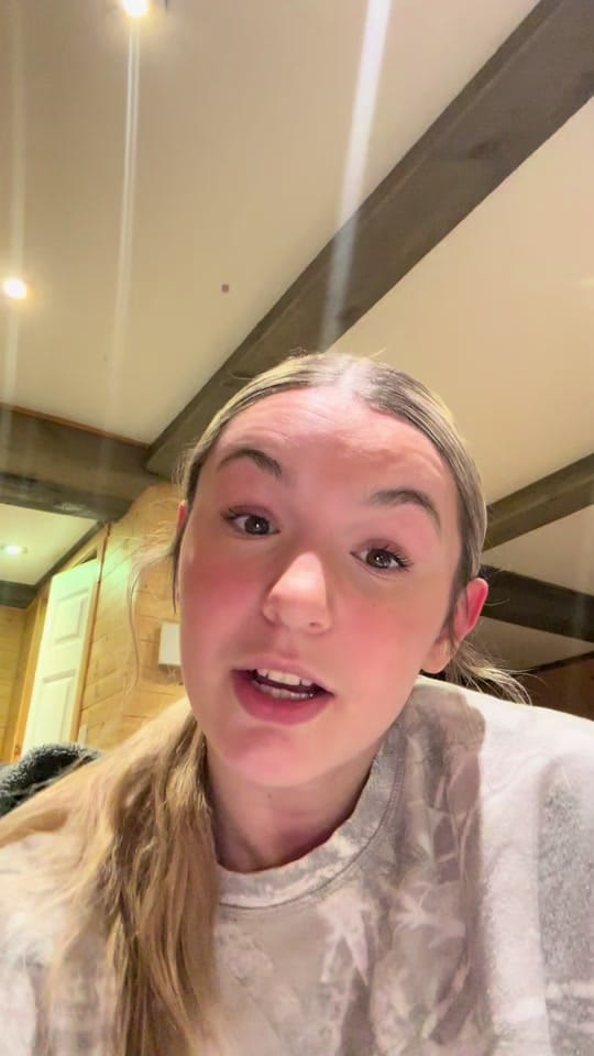 Post 3 by Lory on TikTok (video)