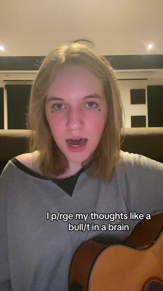 Post 7 by Amélie Farren on TikTok (video)
