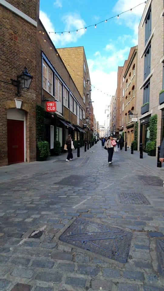 Post 7 by AlleywaysOfLondon on TikTok (video)