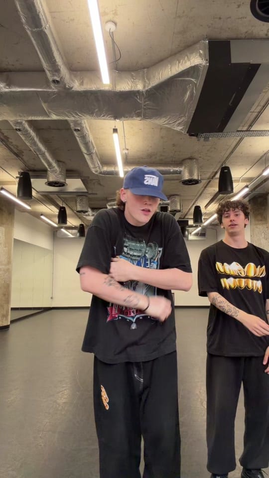 Post 1 by Ash on TikTok (video)