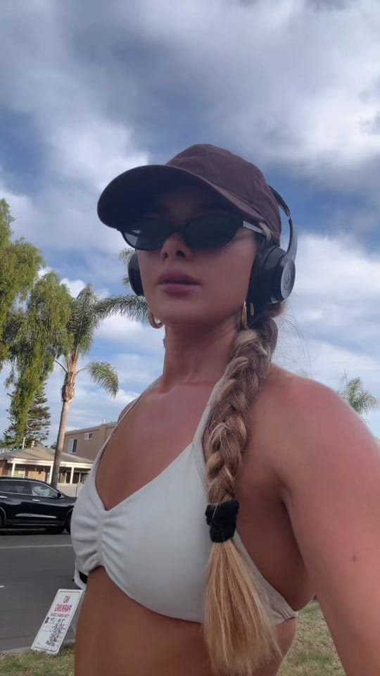 Post 7 by han angel girl on TikTok (video)