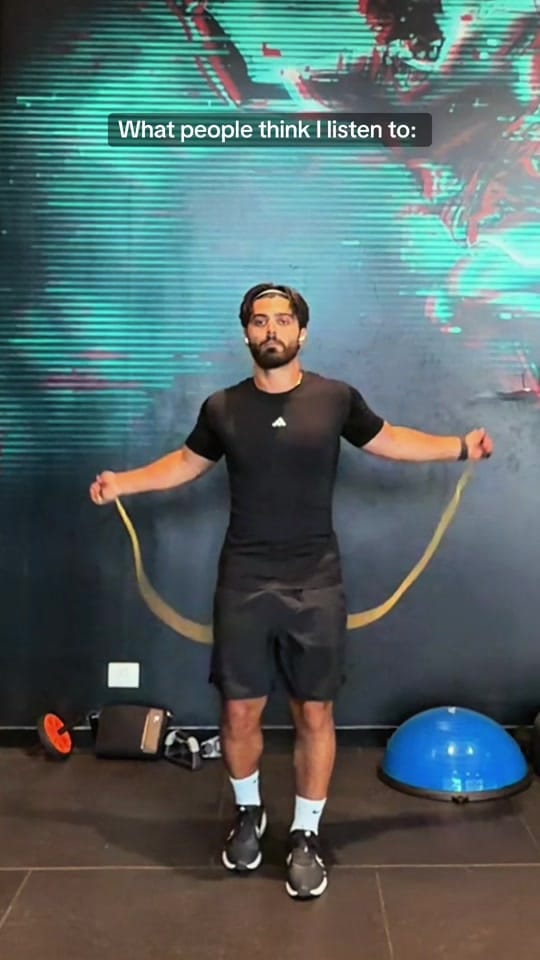 Post 2 by Yarin Revivo on TikTok (video)