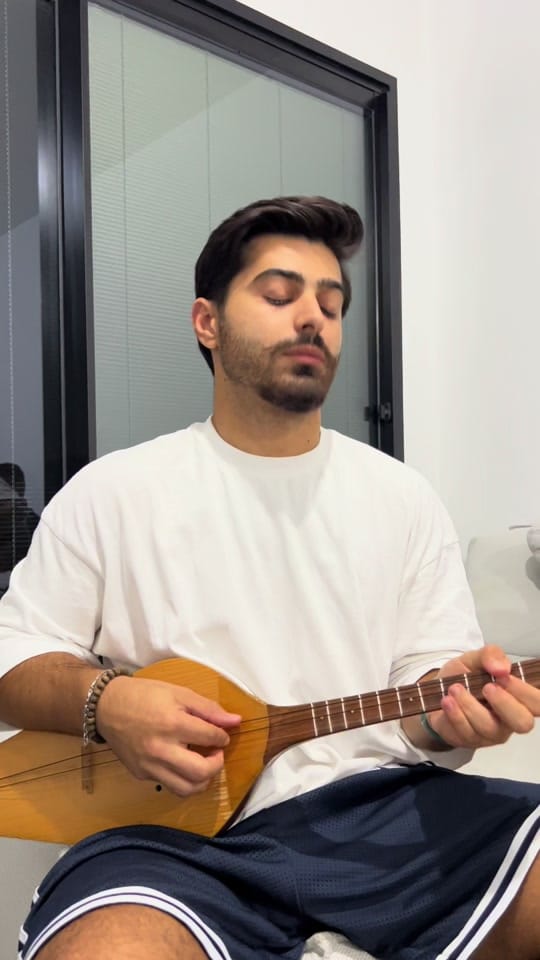 Post 10 by Yarin Revivo on TikTok (video)