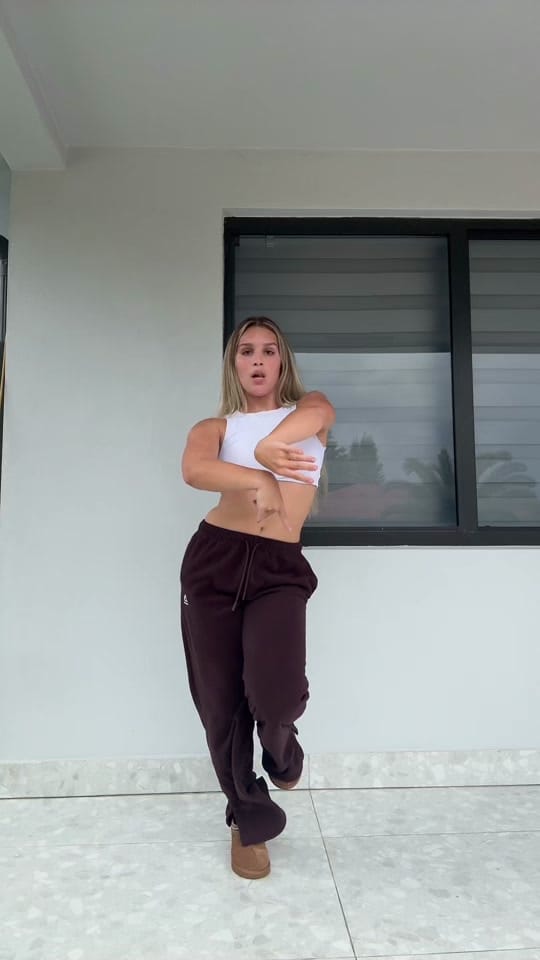 Post 4 by angelicaabreus.bcm on TikTok (video)