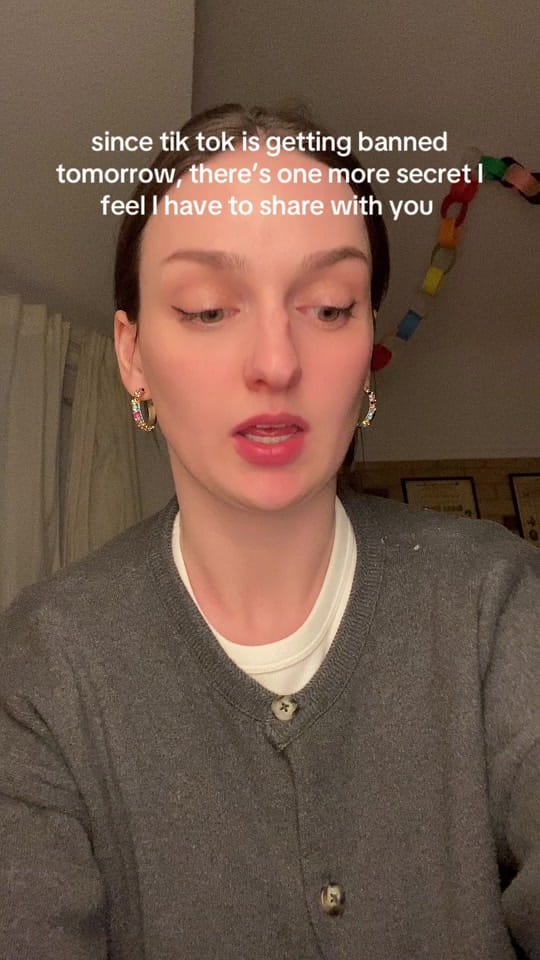 Post 8 by Julia | Singer & Vocal Coach on TikTok (video)
