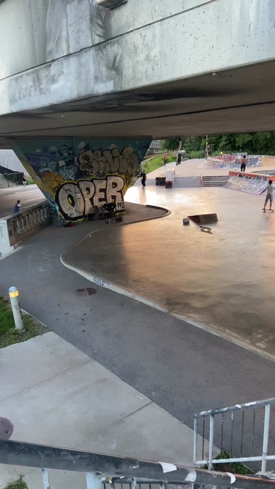Post 7 by Montréalais on TikTok (video)