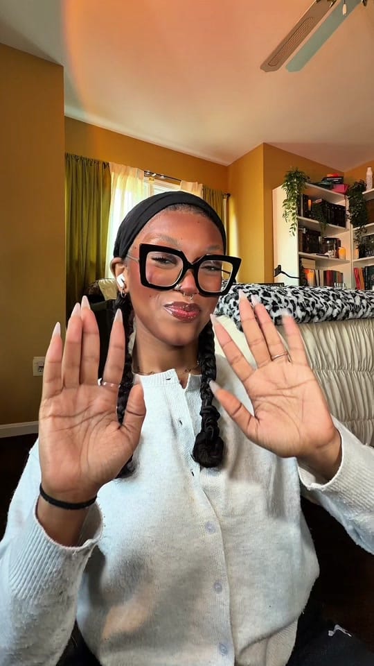Post 3 by carly ྀ࣪ ౨ৎ˚ on TikTok (video)