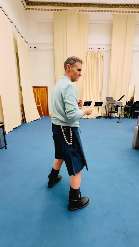 Post 8 by Marti Pellow on TikTok (video)