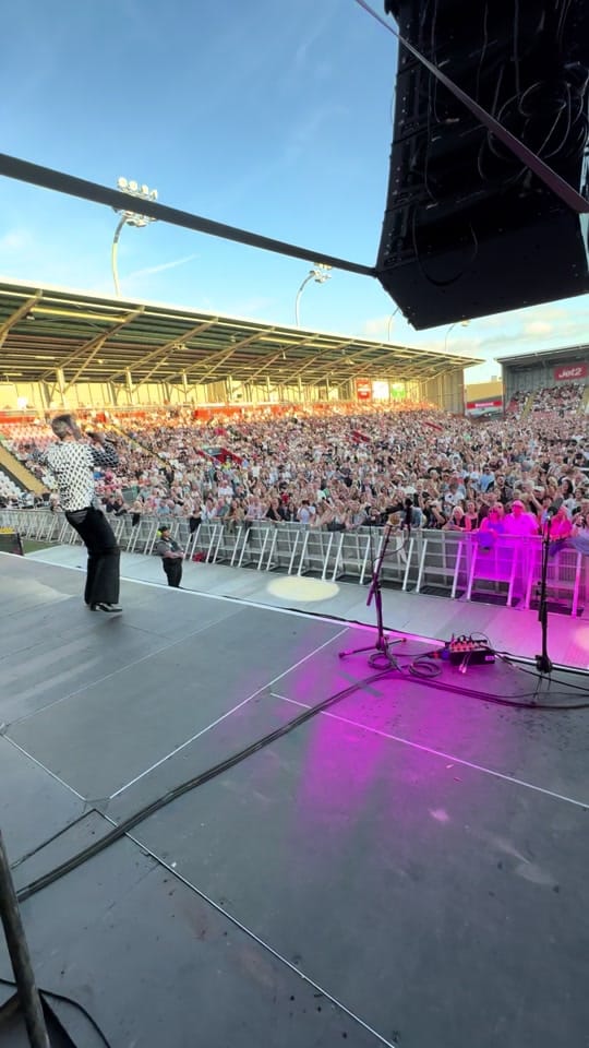 Post 1 by Marti Pellow on TikTok (video)