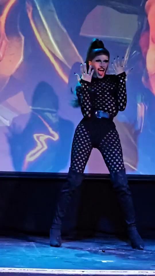 Post 5 by Nikkie Stones on TikTok (video)