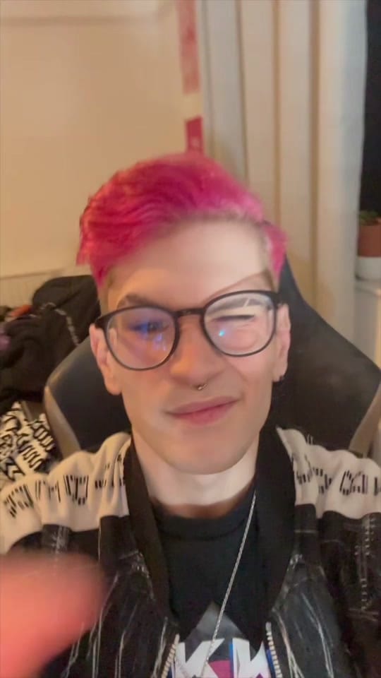 Post 1 by Nikkie Stones on TikTok (video)