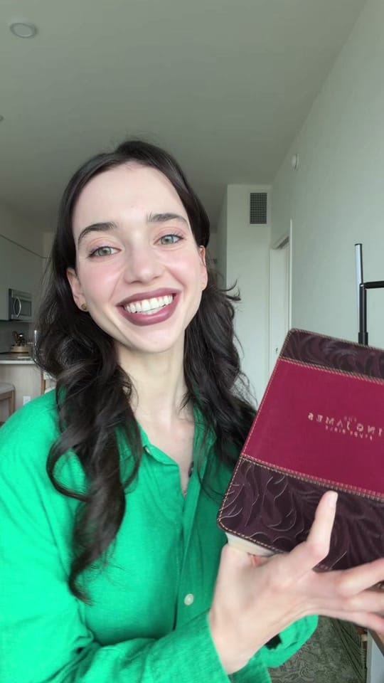 Post 7 by OLIVIIA on TikTok (video)